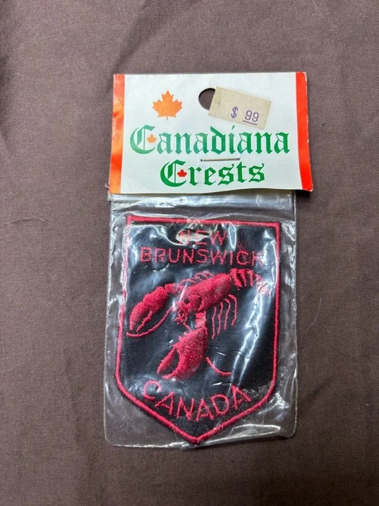 1970s - Vintage Collectors Canadian Badges - Picture 5 of 11